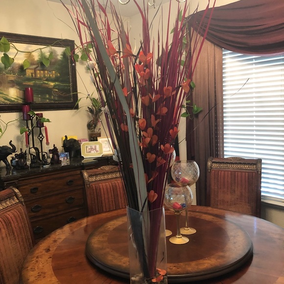 Vases - Picture 2 of 3